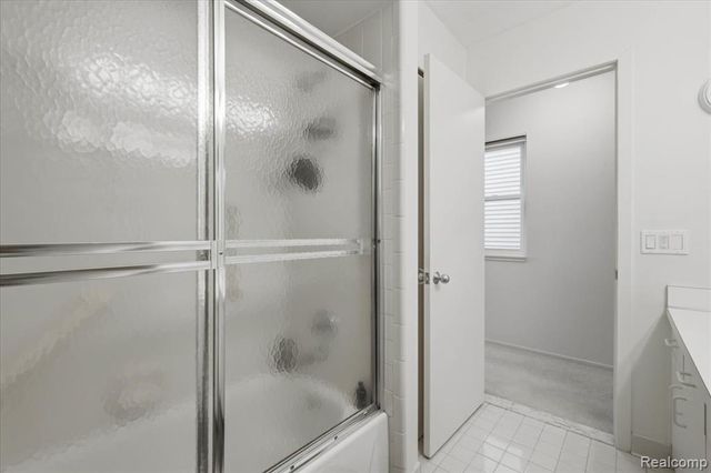 6680 Ridgefield Circle 101, West Bloomfield, MI 48322