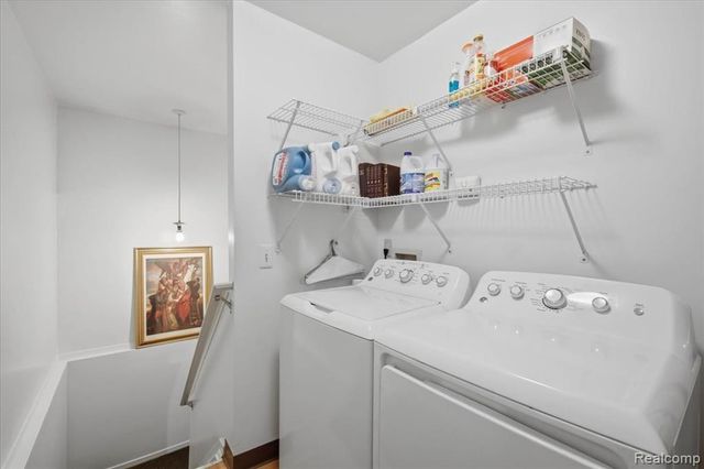 6680 Ridgefield Circle 101, West Bloomfield, MI 48322