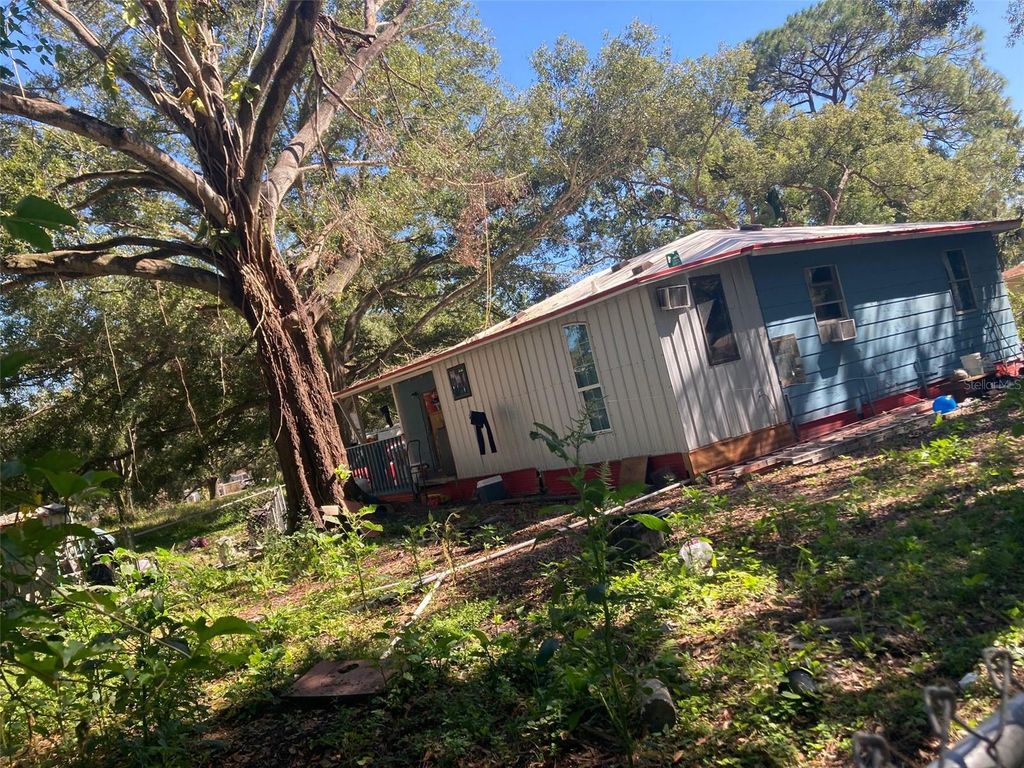 Image 2 of property listing at 6902 E 26TH AVENUE, Tampa, FL 33619