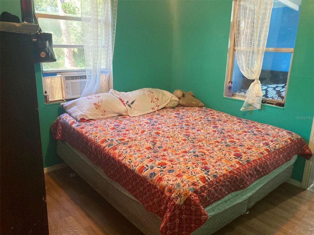 Image 6 of property listing at 6902 E 26TH AVENUE, Tampa, FL 33619