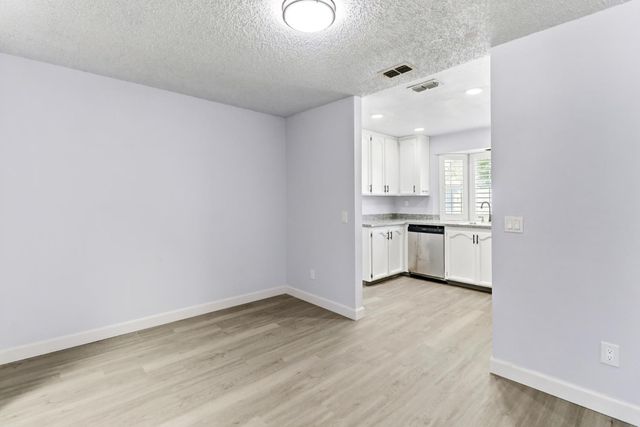 7407 Sunborough Ln, Sacramento, CA 95828