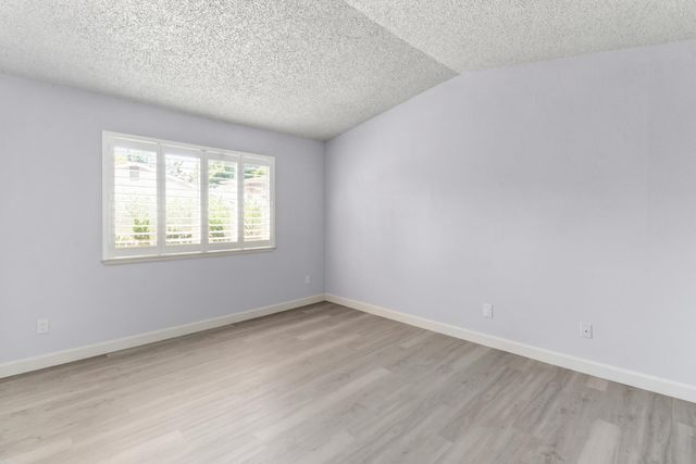 7407 Sunborough Ln, Sacramento, CA 95828