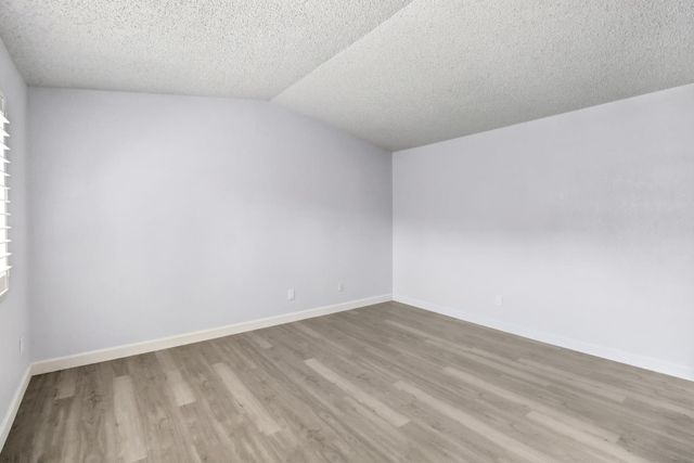 7407 Sunborough Ln, Sacramento, CA 95828