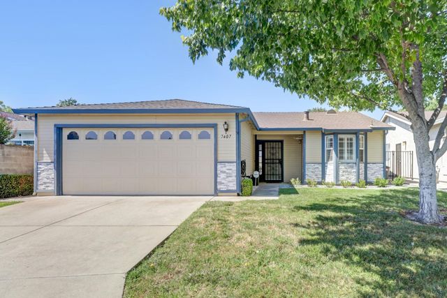 7407 Sunborough Ln, Sacramento, CA 95828
