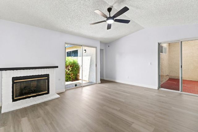 7407 Sunborough Ln, Sacramento, CA 95828