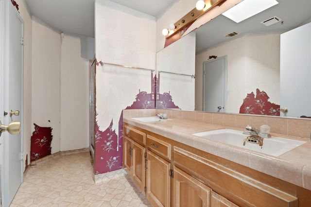 3662 W Harvard Avenue, Fresno, CA 93722