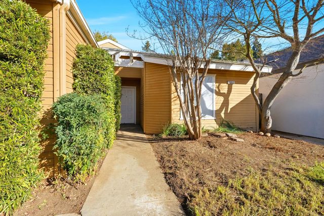 3662 W Harvard Avenue, Fresno, CA 93722