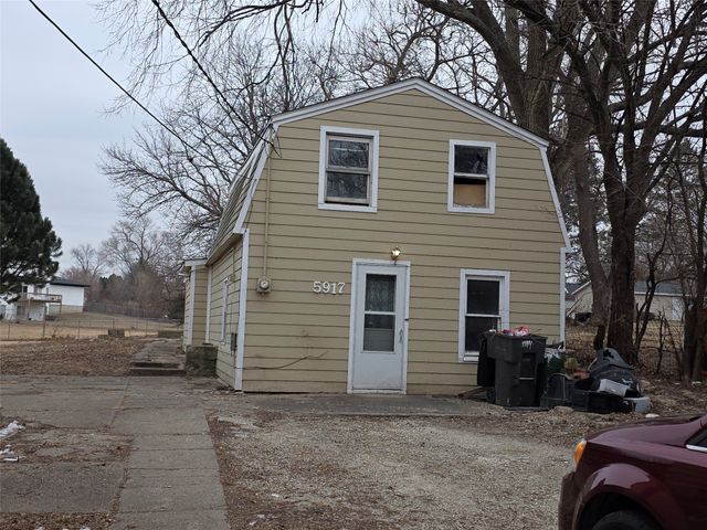 5915 SW 12th Street, Des Moines, IA 50315