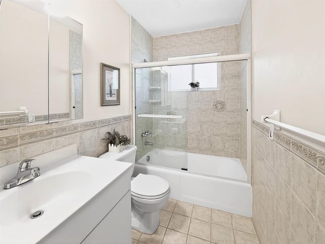 4391 NW 12th Avenue, Deerfield Beach, FL 33064