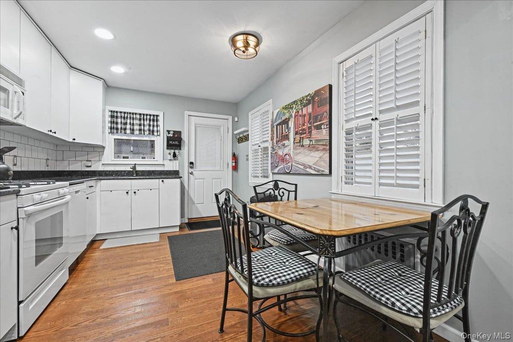 2342 Maple Street, Seaford, NY 11783 — photo 5