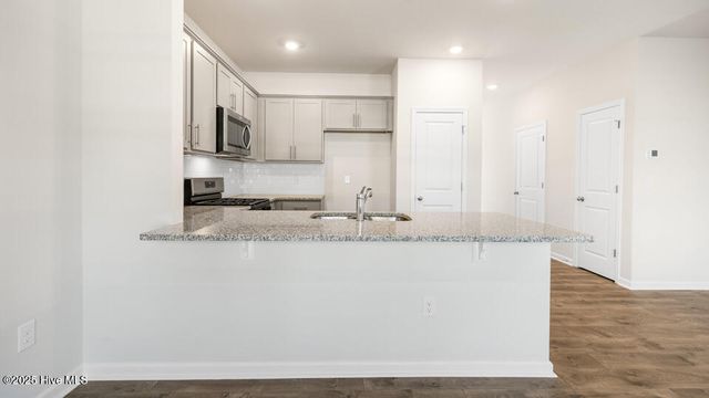 1002 Bayard Wootten Way, New Bern, NC 28562