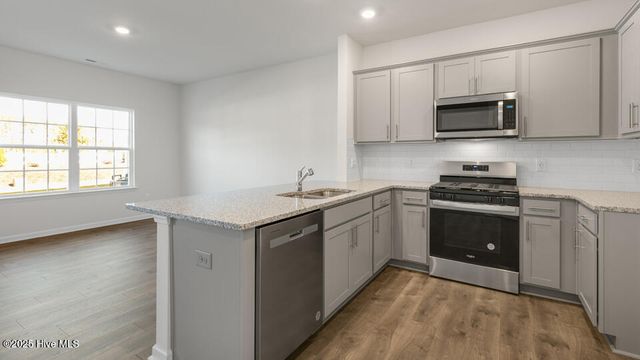 1002 Bayard Wootten Way, New Bern, NC 28562