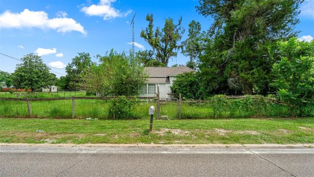 5698 NAVARRE AVENUE, Hampton, FL 32044