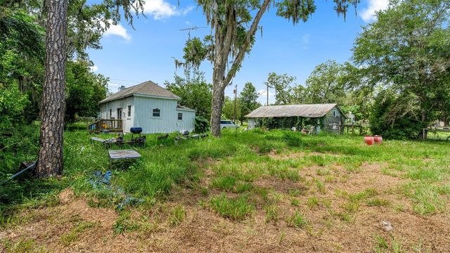 5698 NAVARRE AVENUE, Hampton, FL 32044