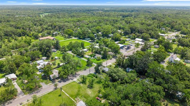 5698 NAVARRE AVENUE, Hampton, FL 32044
