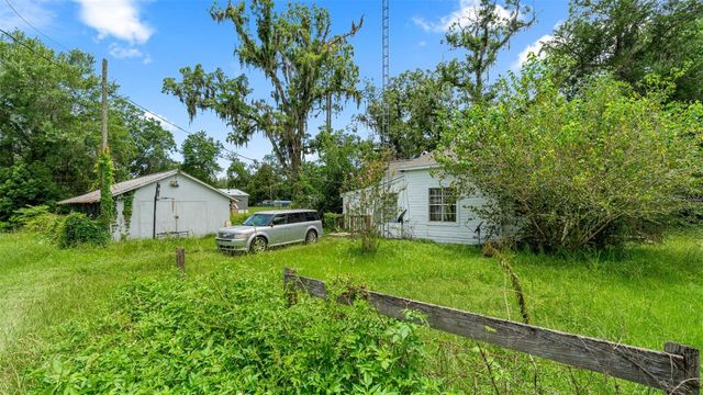 5698 NAVARRE AVENUE, Hampton, FL 32044