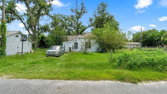 5698 NAVARRE AVENUE, Hampton, FL 32044