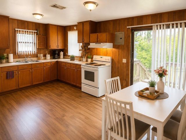 5698 NAVARRE AVENUE, Hampton, FL 32044