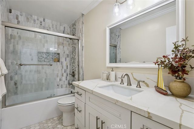 383 Bayshore Avenue 207, Long Beach, CA 90803