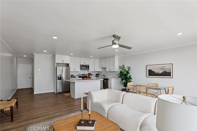 383 Bayshore Avenue 207, Long Beach, CA 90803