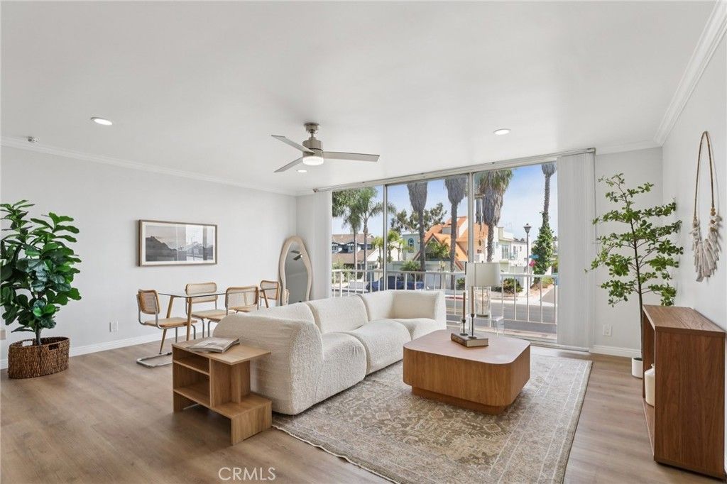 383 Bayshore Avenue 207, Long Beach, CA 90803