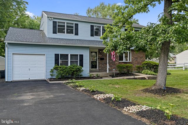 866 DECKER LN, Warminster, PA 18974