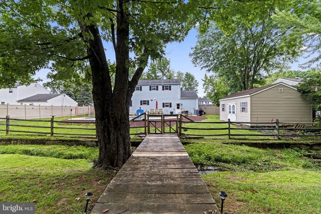 866 DECKER LN, Warminster, PA 18974