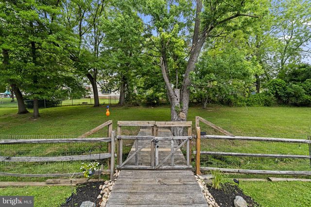 866 DECKER LN, Warminster, PA 18974