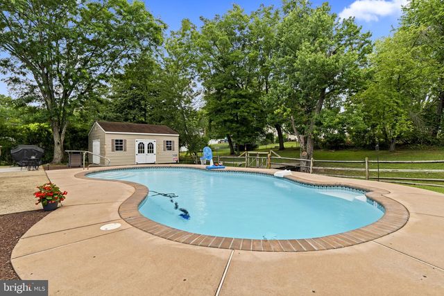 866 DECKER LN, Warminster, PA 18974