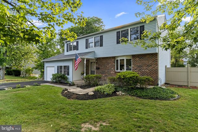 866 DECKER LN, Warminster, PA 18974