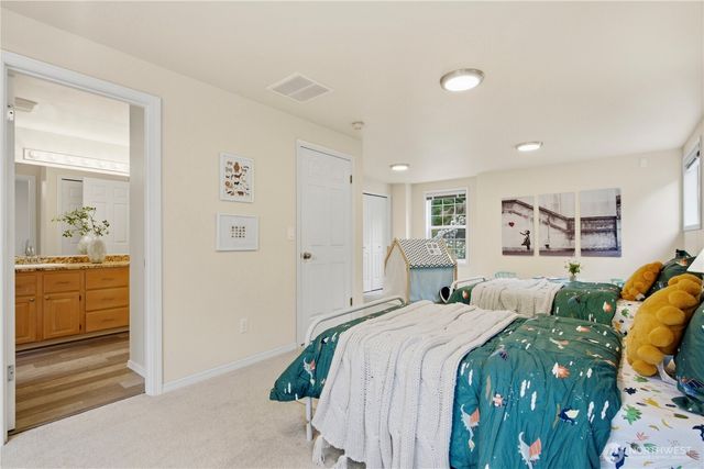 4017 251st Way NE, Redmond, WA 98053