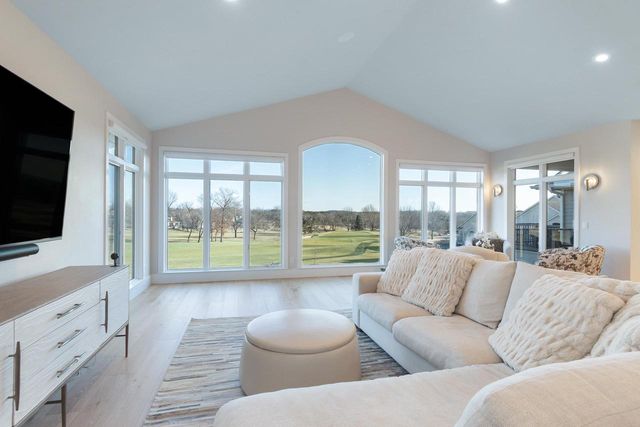 5003 Wenlock Rose Court, Middleton, WI 53562