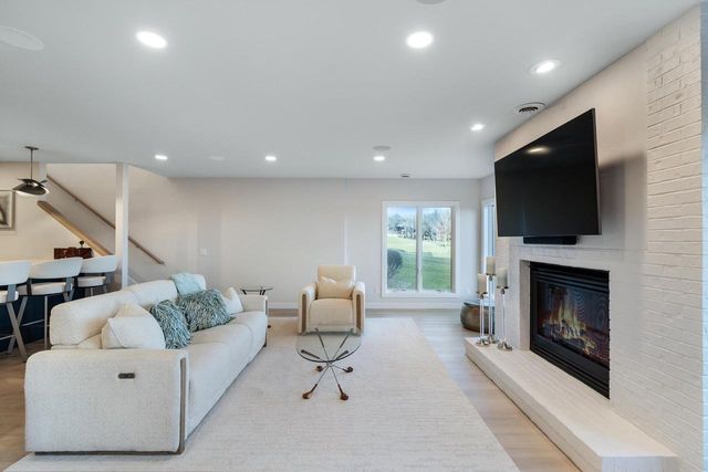 5003 Wenlock Rose Court, Middleton, WI 53562