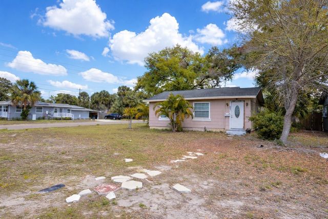 6855 DARTMOUTH AVENUE N, St Petersburg, FL 33710