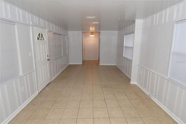 6855 DARTMOUTH AVENUE N, St Petersburg, FL 33710