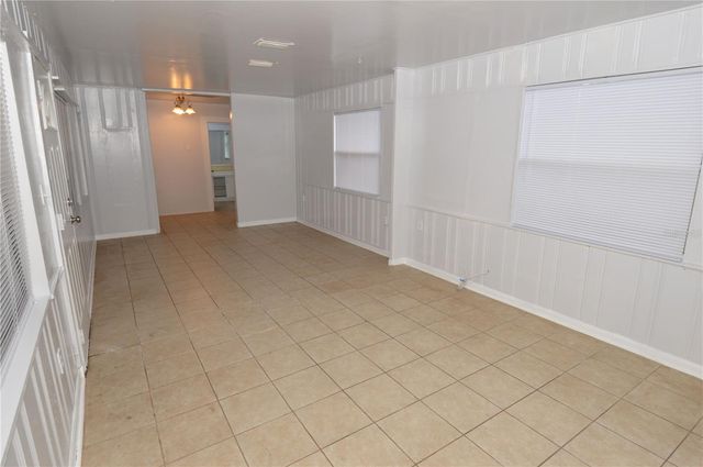 6855 DARTMOUTH AVENUE N, St Petersburg, FL 33710