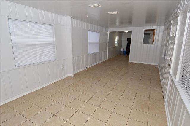 6855 DARTMOUTH AVENUE N, St Petersburg, FL 33710