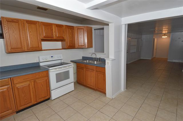 6855 DARTMOUTH AVENUE N, St Petersburg, FL 33710