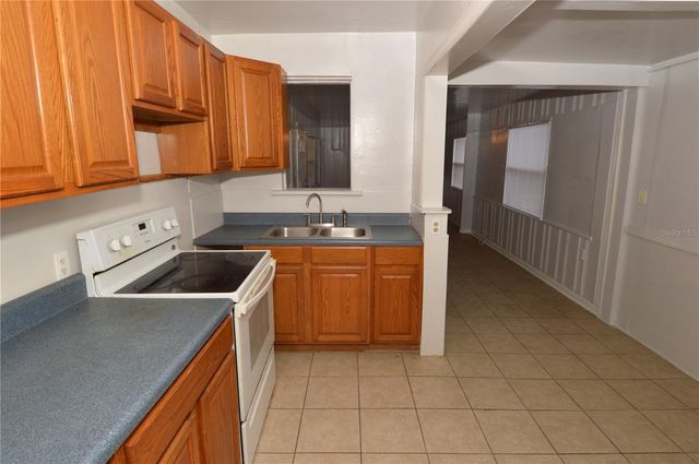 6855 DARTMOUTH AVENUE N, St Petersburg, FL 33710