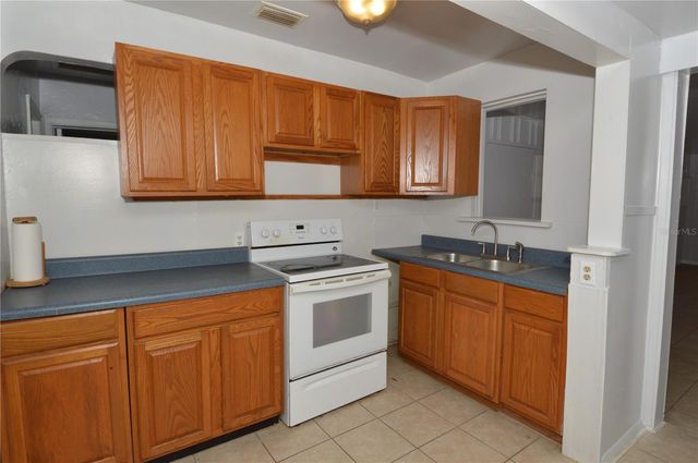 6855 DARTMOUTH AVENUE N, St Petersburg, FL 33710