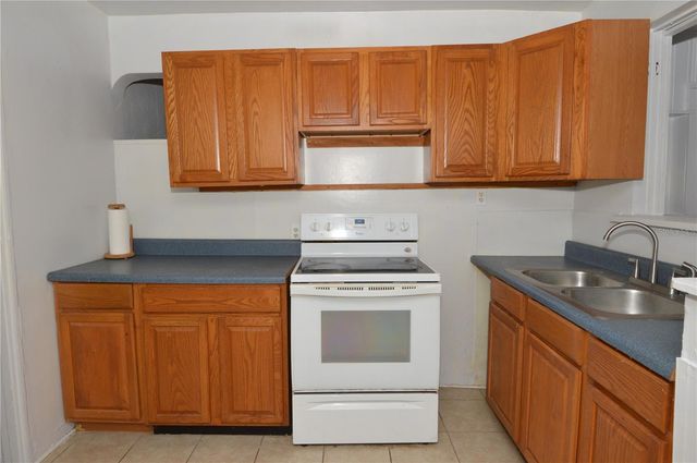 6855 DARTMOUTH AVENUE N, St Petersburg, FL 33710