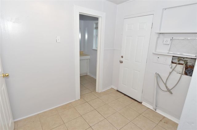 6855 DARTMOUTH AVENUE N, St Petersburg, FL 33710