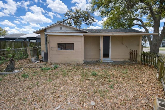 6855 DARTMOUTH AVENUE N, St Petersburg, FL 33710