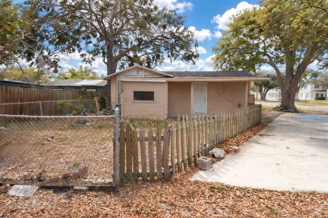 6855 DARTMOUTH AVENUE N, St Petersburg, FL 33710