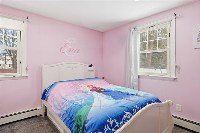 8 Crest Drive, Somersworth, NH 03878