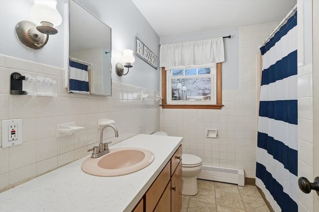 8 Crest Drive, Somersworth, NH 03878