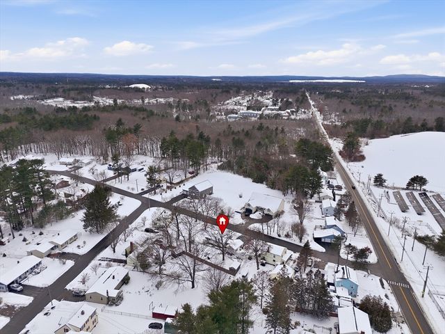 8 Crest Drive, Somersworth, NH 03878