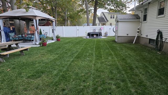 8 Crest Drive, Somersworth, NH 03878