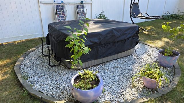 8 Crest Drive, Somersworth, NH 03878