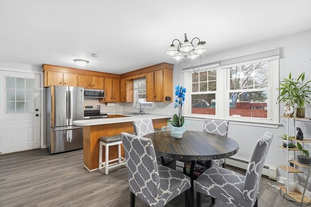 8 Crest Drive, Somersworth, NH 03878